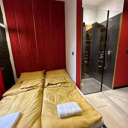 Darkhouse Versace Red Łódź Zewnętrze zdjęcie